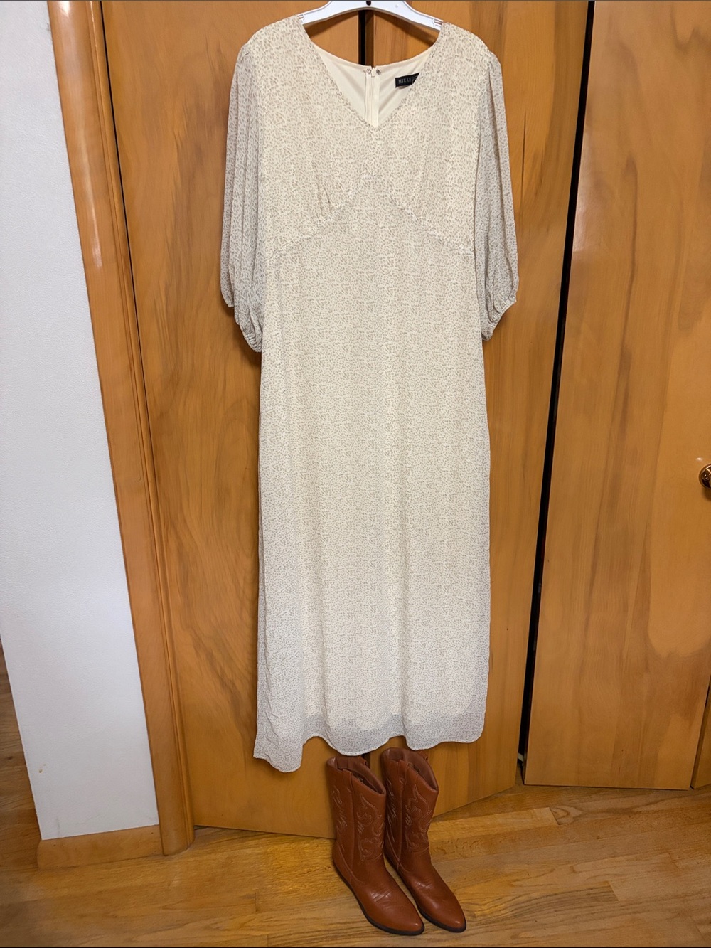 Mikarose Cream V-Neck Midi Dress with Balloon Sleeves